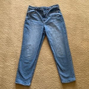 American Eagle Mom Jeans-Like New!
